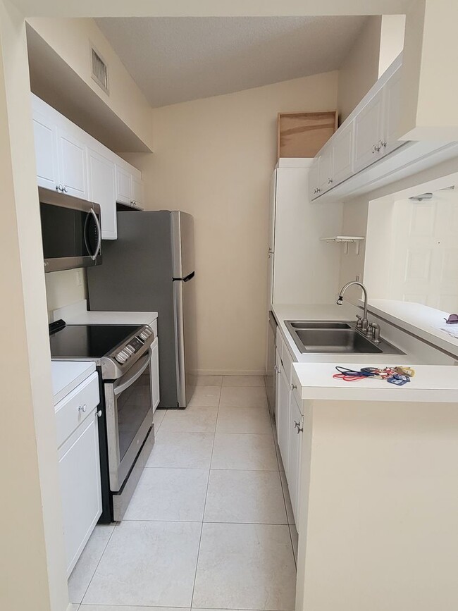 2500 SE Anchorage Cove in Port St. Lucie, FL - Building Photo - Building Photo