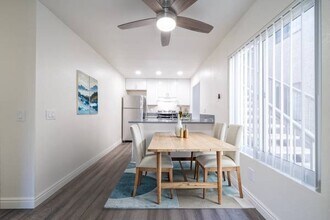 343 Autumn Dr, Unit 209 in San Marcos, CA - Building Photo - Building Photo