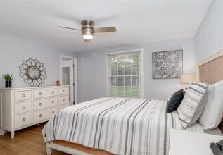 7417 Shadowlake Dr in Charlotte, NC - Building Photo - Building Photo