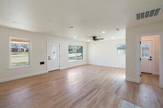 2205 Elmwood Blvd in Dallas, TX - Building Photo - Building Photo