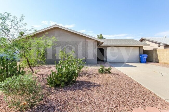 property at 3742 W Altadena Ave