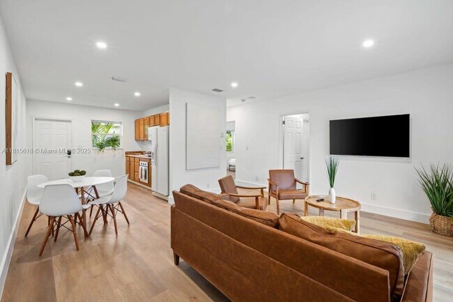 817 Tequesta St in Fort Lauderdale, FL - Foto de edificio - Building Photo
