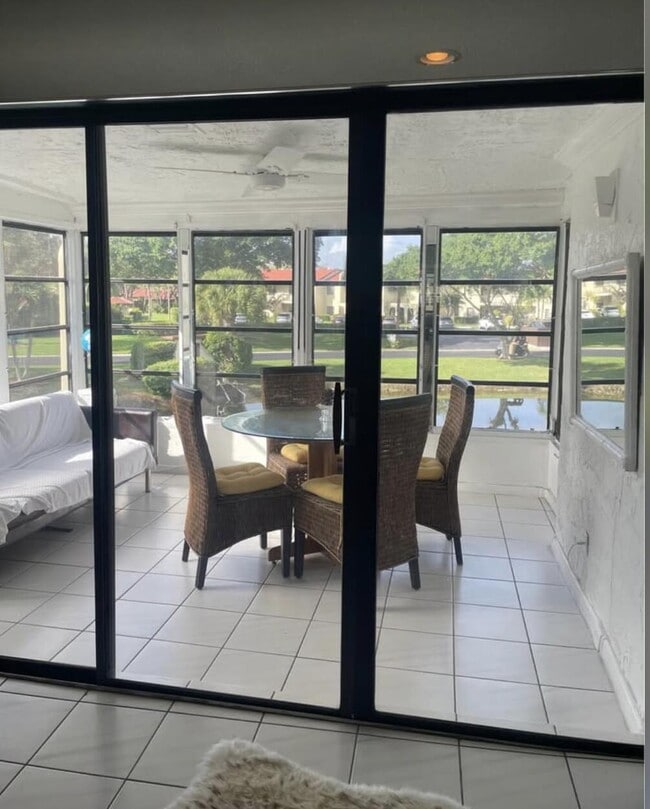 21218 Lago Cir in Boca Raton, FL - Building Photo - Building Photo