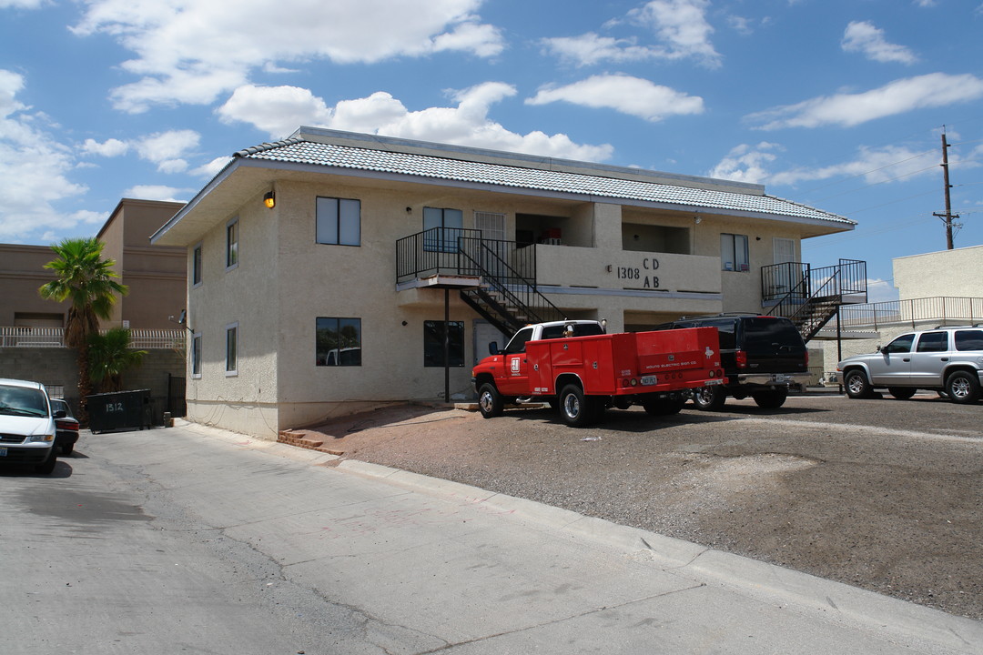 1308 Kari Lee Ct in Las Vegas, NV - Building Photo