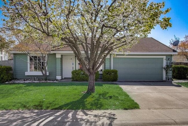 property at 1319 Longfellow Cir