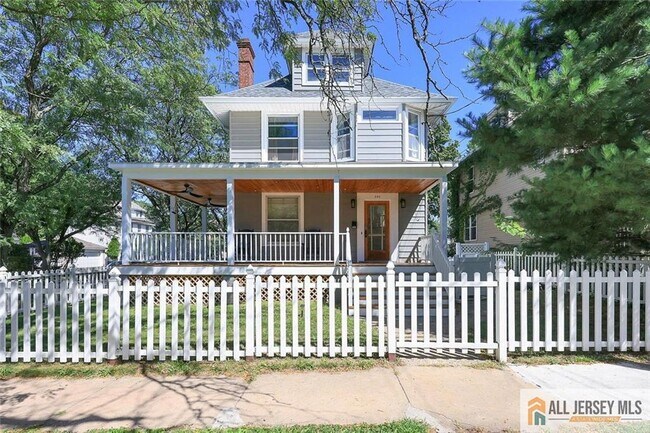 property at 101 S 4th Ave