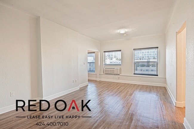 property at 1417 N Bronson Ave