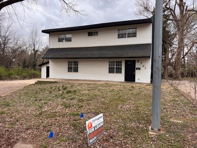 708 Tollie Dr in Norman, OK - Building Photo - Building Photo