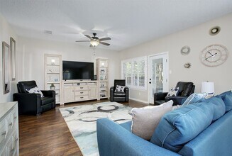 711 Cien Rd in Kemah, TX - Building Photo - Building Photo