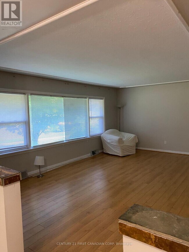 270 Sarnia Rd in London, ON - Building Photo - Building Photo