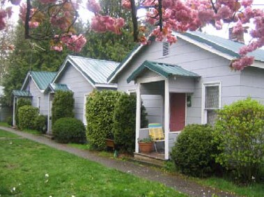 Puyallup Courtyard Apartments in Puyallup, WA - Building Photo - Building Photo