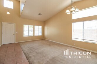 1600 E Carla Vista Dr in Chandler, AZ - Building Photo - Building Photo