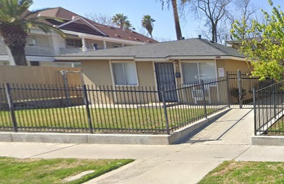 306 S Chestnut Ave in Fresno, CA - Building Photo - Building Photo