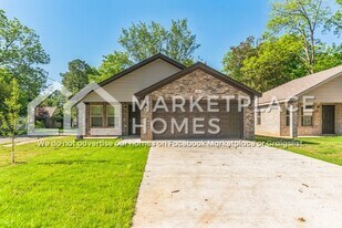 2000 W Long 17th St in North Little Rock, AR - Building Photo