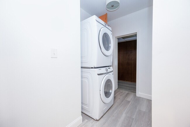121 Browne St, Unit 1 in Brookline, MA - Building Photo - Building Photo