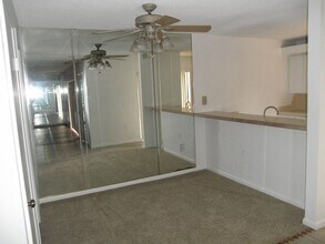 4220 42nd Way in West Palm Beach, FL - Building Photo - Building Photo