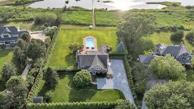 13A Brushy Neck Ln in Westhampton, NY - Building Photo - Building Photo