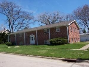 413 S 2nd St in Knoxville, IA - Foto de edificio