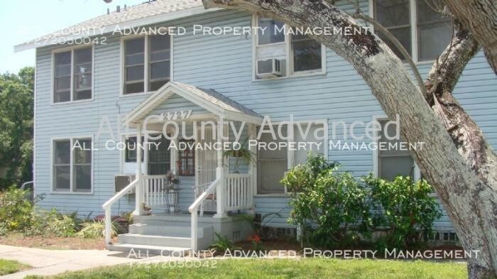 2727 49th St S in Gulfport, FL - Foto de edificio