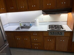 6 Columbia Dr in Bridgewater, NJ - Building Photo - Building Photo