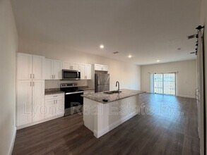 452 Grant Blvd in Lehigh Acres, FL - Building Photo - Building Photo