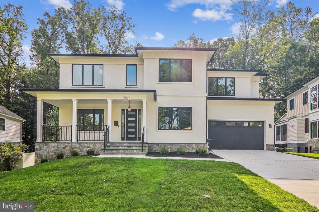 7807 Winterberry Pl in Bethesda, MD - Building Photo