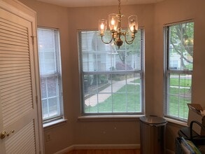 5608 Willoughby Newton Dr, Unit 13 in Centreville, VA - Building Photo - Building Photo