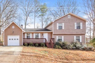 2204 Post Oak Dr in Duluth, GA - Building Photo