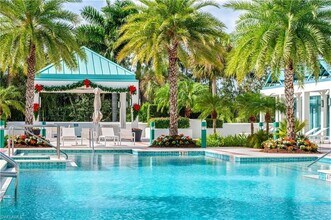 7515 Pelican Bay Blvd in Naples, FL - Building Photo - Building Photo