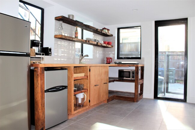 1318 Corbin Pl NE in Washington, DC - Foto de edificio - Building Photo