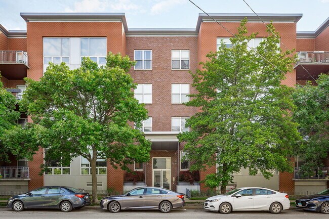 property at 1825 N Winnebago Ave