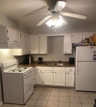 7821 W 43rd St, Unit 1A in Lyons, IL - Building Photo - Building Photo