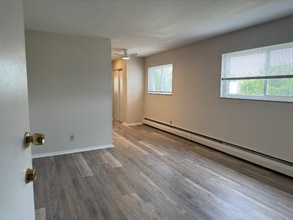 4789 Ridge Ave in Cincinnati, OH - Building Photo - Building Photo