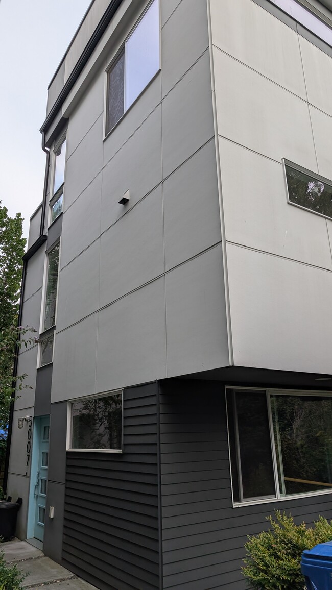 5007 Renton Ave S in Seattle, WA - Foto de edificio - Building Photo