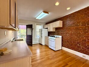 2 Mead St, Unit PH in Boston, MA - Building Photo - Building Photo