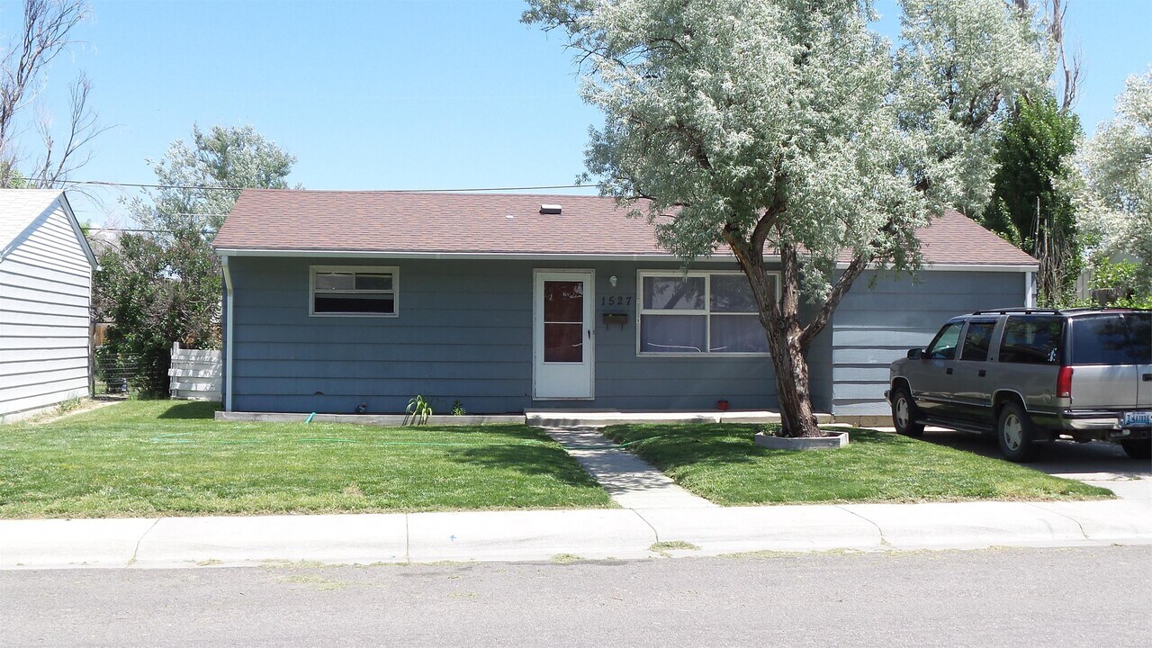 1527 Fetterman Ave in Casper, WY - Building Photo