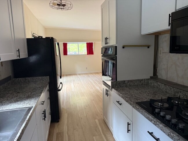 property at 7122 Oak Ridge Rd