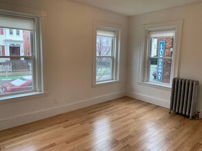 360 Beacon St, Unit 1 in Somerville, MA - Building Photo - Building Photo