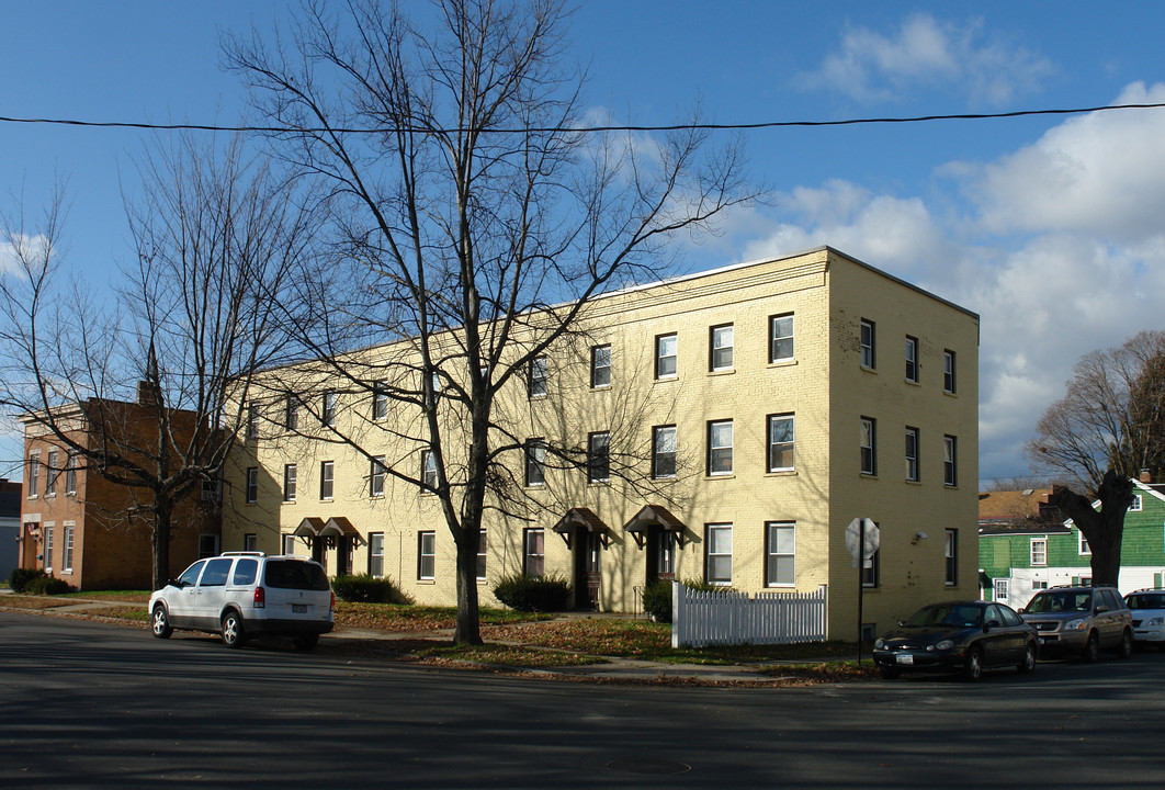 565 6th Ave in Troy, NY - Building Photo