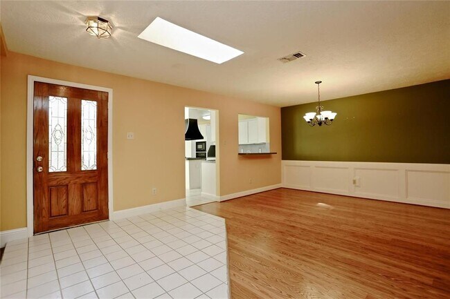 14206 Stokesmount Dr in Houston, TX - Building Photo - Building Photo