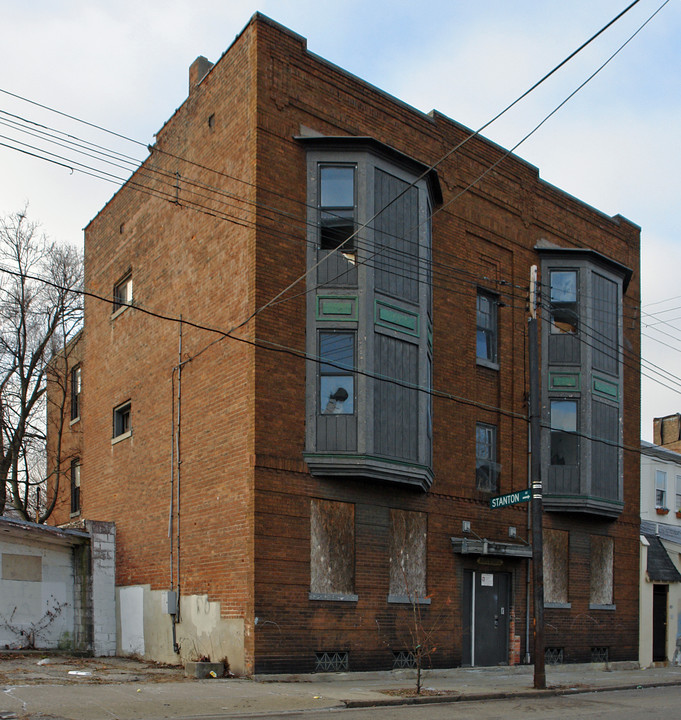 Asthore Apartments in Cincinnati, OH - Building Photo