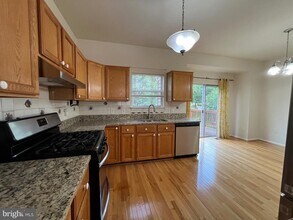 6166 Kendra Way in Centreville, VA - Building Photo - Building Photo