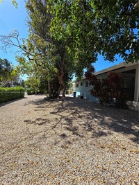 101 Gumbo Limbo Rd in Islamorada, FL - Foto de edificio - Building Photo