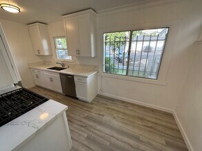 8270 Norton Ave, Unit 1 in West Hollywood, CA - Building Photo - Building Photo