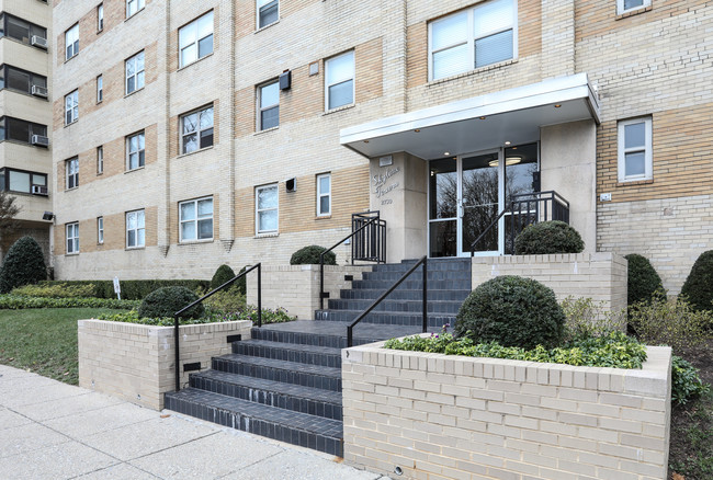 Skyline Towers in Washington, DC - Foto de edificio - Building Photo