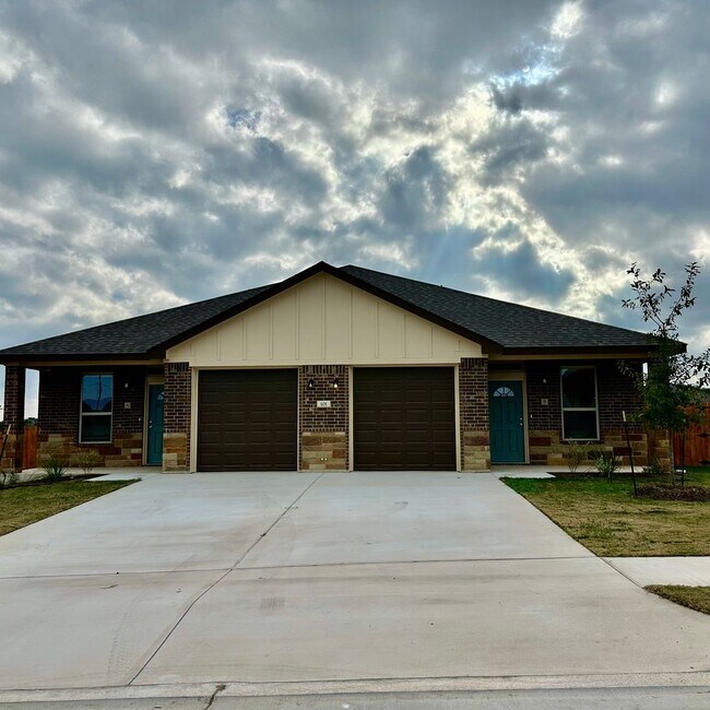 101 Leon Ln in Copperas Cove, TX - Building Photo - Building Photo