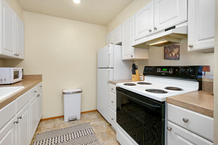 9910 Trident Ln NW, Unit 21 in Silverdale, WA - Building Photo - Building Photo