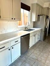 2056 N Bend Dr in Sacramento, CA - Building Photo - Building Photo