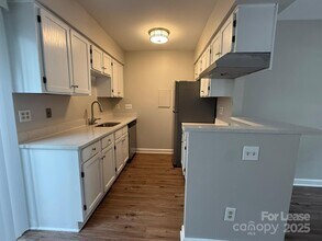 406 W 9th St in Charlotte, NC - Foto de edificio - Building Photo