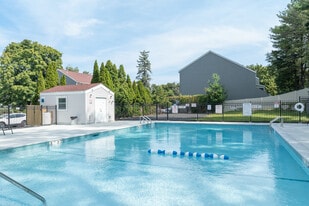 Kaal Rock Manor Apartments in Poughkeepsie, NY - Building Photo